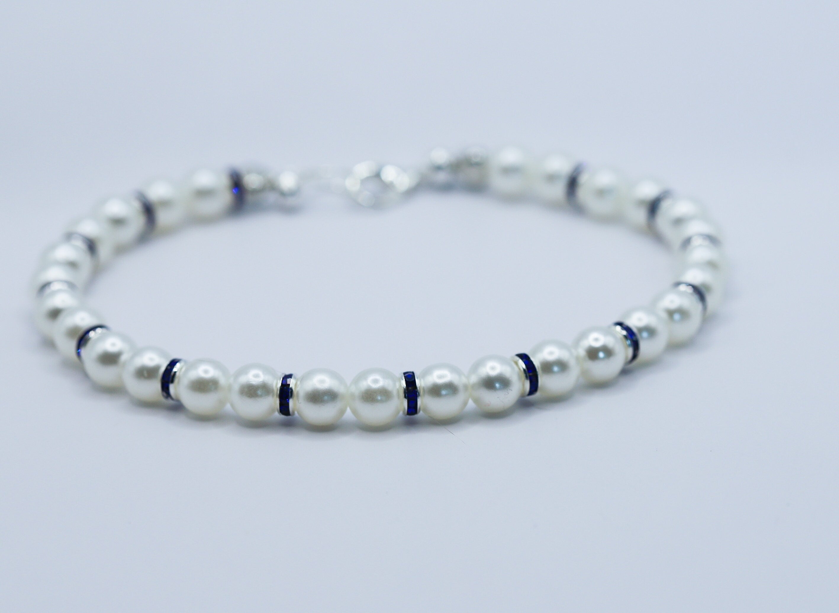 Elegant Pearl Cat Collar with Rhinestones